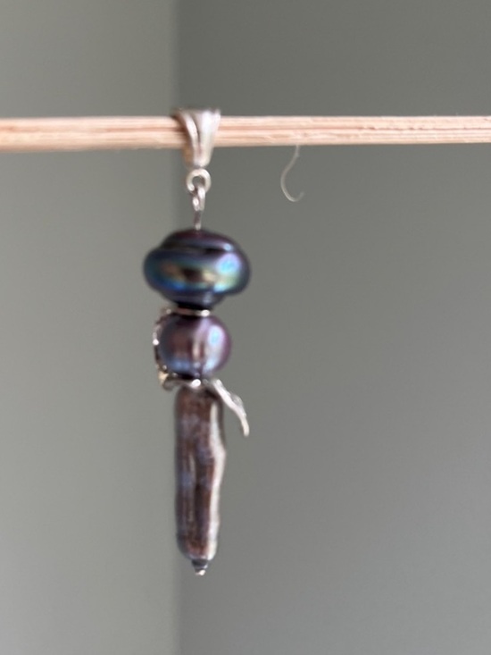 Jewelry - Blue Iridescent Pearl Drop Pendant Necklace in Sterling Silver